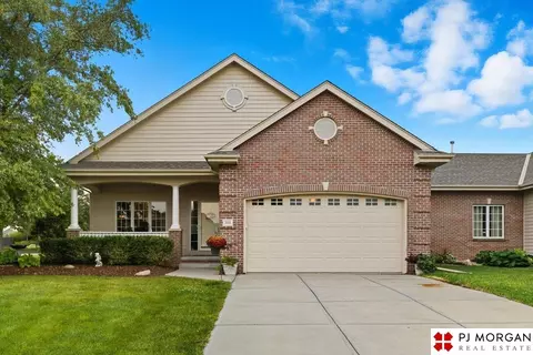19332 Franklin Cir, Elkhorn, NE 68022