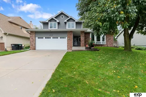 15517 Hamilton St, Omaha, NE 68154