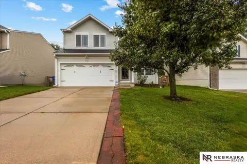 10901 Girard St, Omaha, NE 68142