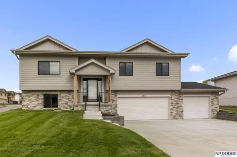 3817 Appaloosa Dr, Elkhorn, NE 68022