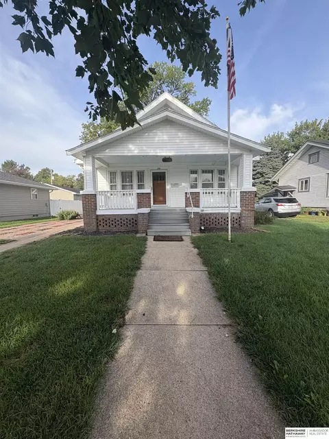 205 N Myrtle St, Hooper, NE 68031