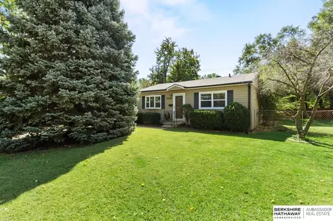 7439 S 69th St, La Vista, NE 68128