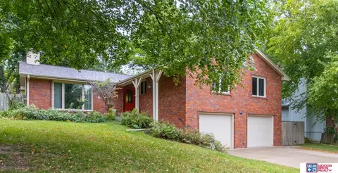 5311 S 66th Street Cir, Lincoln, NE 68516