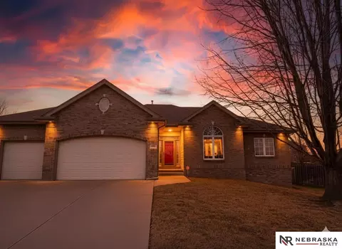 7216 S 170th St, Omaha, NE 68136