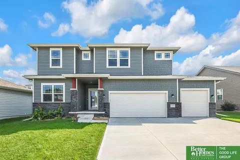 17617 Clay St, Elkhorn, NE 68007