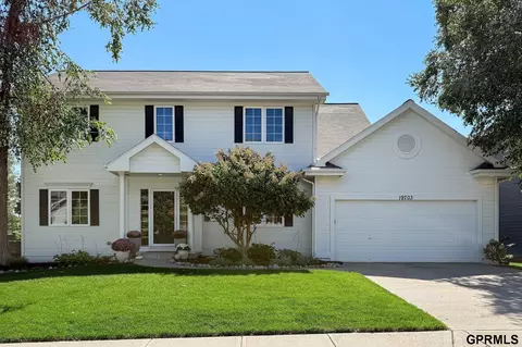19703 Pine St, Omaha, NE 68130