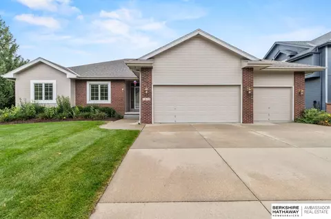 1616 N 174th St, Omaha, NE 68118
