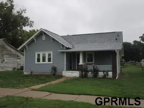 818 C St, Fairbury, NE 68352