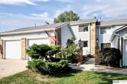 7708 S 87th St, La Vista, NE 68128