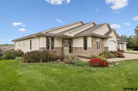4314 Edgerton Dr, Bellevue, NE 68123