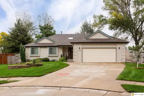 9103 Polk St, Omaha, NE 68127