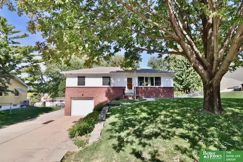 8618 Evans St, Omaha, NE 68134