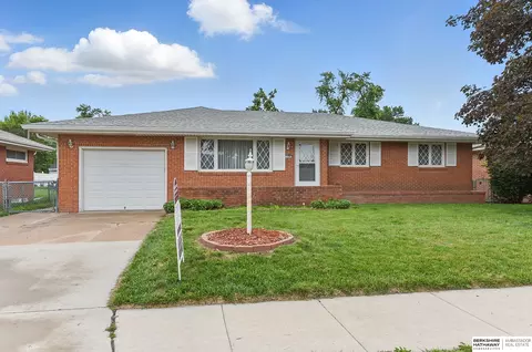 108 W Meigs St, Valley, NE 68064