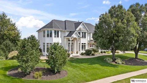 20009 Elkhorn Ridge Dr, Elkhorn, NE 68022