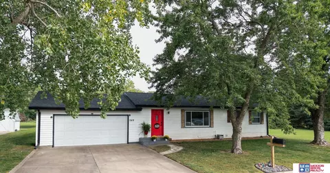 549 SE 8th St, Geneva, NE 68361
