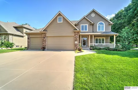19529 Emile St, Elkhorn, NE 68022