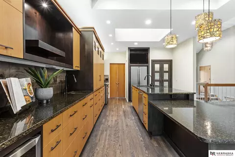 Kitchen - 11348 Pine St, Omaha, NE 68144 photo 6 of 10