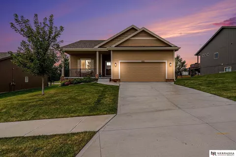 11512 S 113th Ave, Papillion, NE 68046