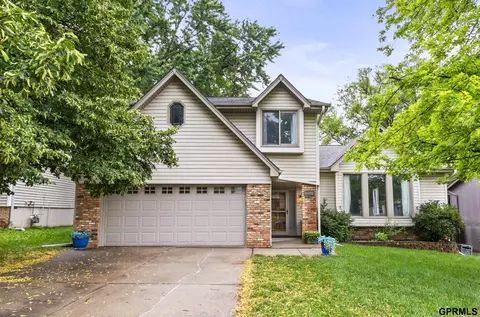 3728 Schuemann Dr, Bellevue, NE 68123
