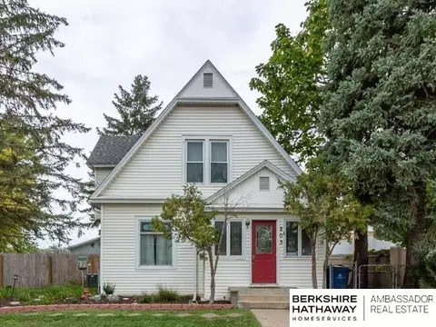 203 E 2nd St, Louisville, NE 68037