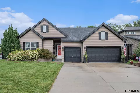 16251 Loop St, Omaha, NE 68136