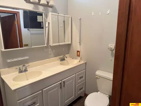 Bath - 590 E Pratt Ave, Craig, NE 68019 photo 1 of 4