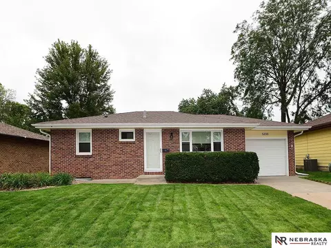 5233 Pawnee St, Lincoln, NE 68506