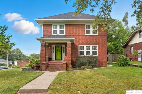 1120 S 52nd St, Omaha, NE 68106