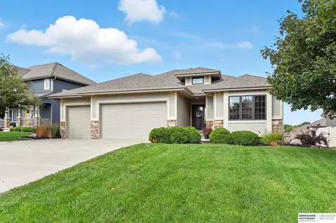 7112 S 193rd St, Gretna, NE 68028