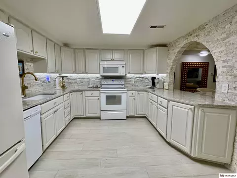 Kitchen - 3003 Paddock Plz #102, Omaha, NE 68124 photo 1 of 3