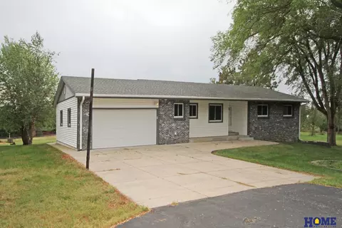 9505 Hickman Rd, Hickman, NE 68372