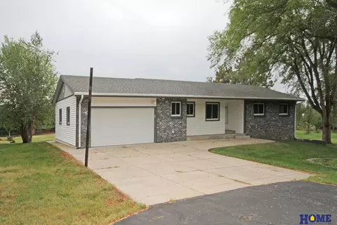 9505 Hickman Rd, Hickman, NE 68372