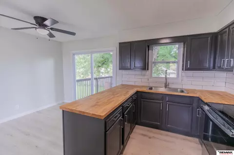 1721 N 19th St, Beatrice, NE 68310 photo 9
