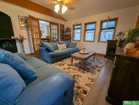 Living - 345 Valley Dr, Springfield, NE 68059 photo 3 of 6