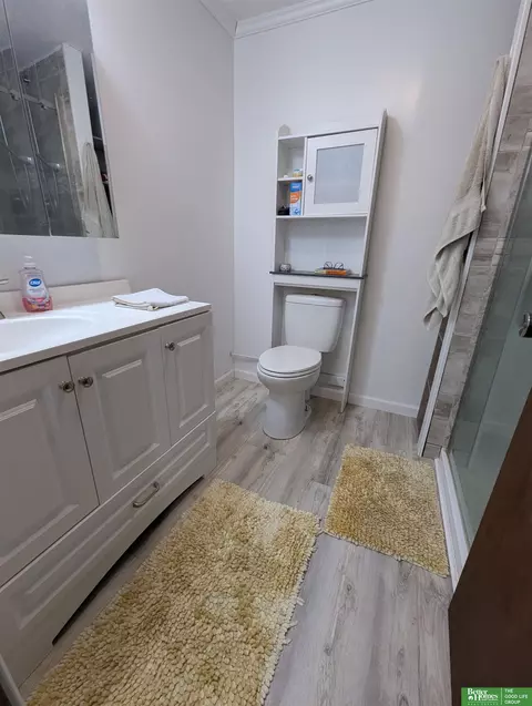 Bath - 345 Valley Dr, Springfield, NE 68059 photo 2 of 2
