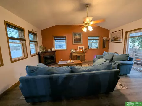 Living - 345 Valley Dr, Springfield, NE 68059 photo 6 of 6