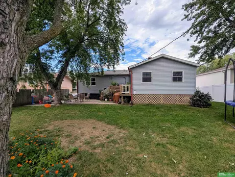 Exterior - 345 Valley Dr, Springfield, NE 68059 photo 5 of 6