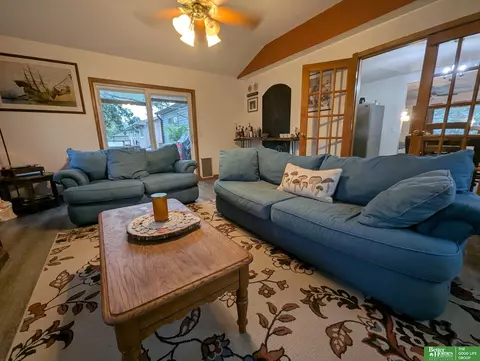 Living - 345 Valley Dr, Springfield, NE 68059 photo 5 of 6