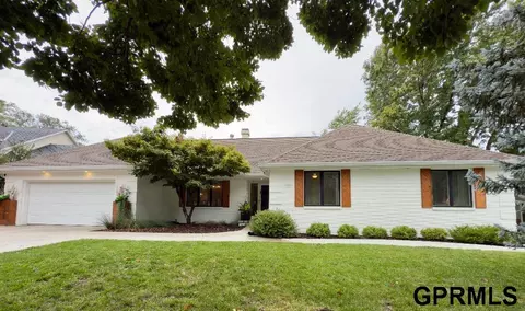 6321 Woodstock Ave, Lincoln, NE 68512