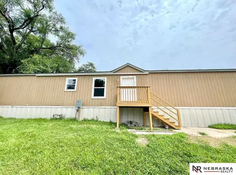 10910 Read Ct, Omaha, NE 68142