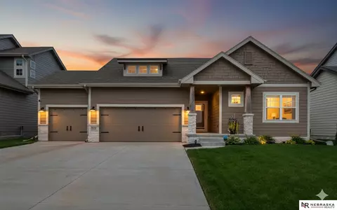 4410 S 213th St, Elkhorn, NE 68022