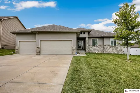 13812 S 49th St, Papillion, NE 68133
