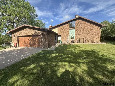 1389 County Road 2500 Rd, Wilber, NE 68465