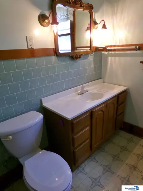 Bath - 401 N 13th St, Beatrice, NE 68310 photo 1 of 6