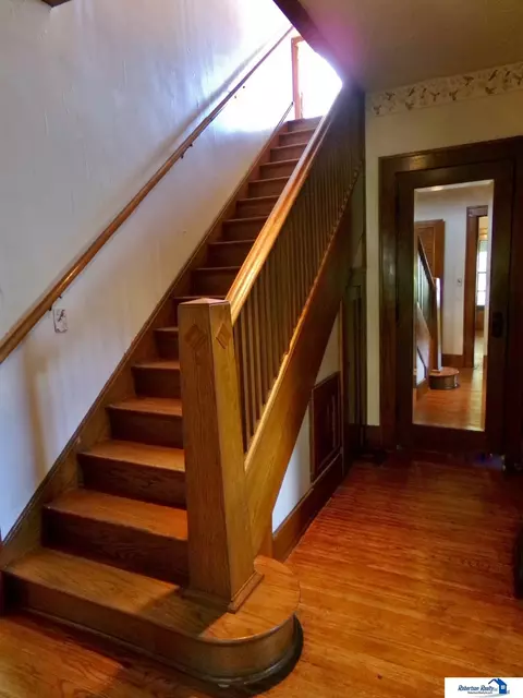 Entry Way - 401 N 13th St, Beatrice, NE 68310 photo 4 of 9
