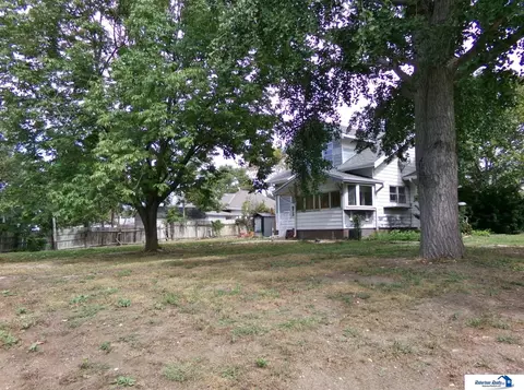 Exterior - 401 N 13th St, Beatrice, NE 68310 photo 3 of 12
