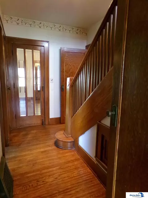 Entry Way - 401 N 13th St, Beatrice, NE 68310 photo 2 of 9