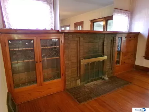 Living - 401 N 13th St, Beatrice, NE 68310 photo 4 of 8