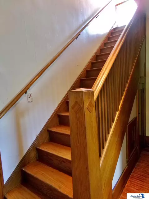 Entry Way - 401 N 13th St, Beatrice, NE 68310 photo 5 of 9