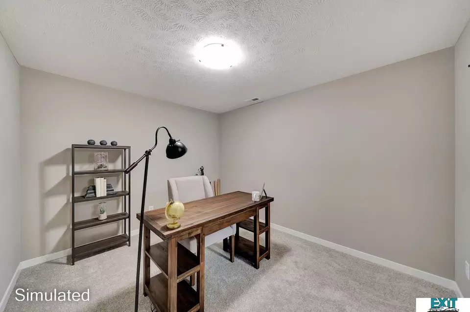 Entry Way - 8537 Lost Arrow Ct, Lincoln, NE 68507 photo 7 of 10